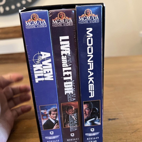 James Bond Collection 007 Gift Set - 3 Tape set - Picture 8 of 8